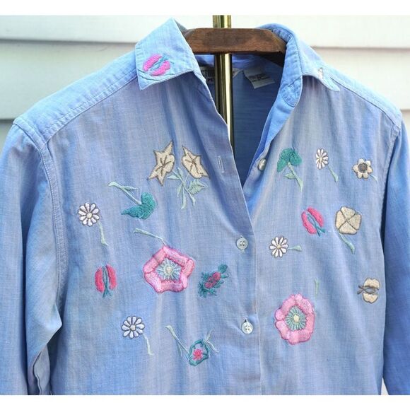 Vintage 90s Embroidered Floral Blue Cotton Button Front Collared Blouse - Picture 2 of 5